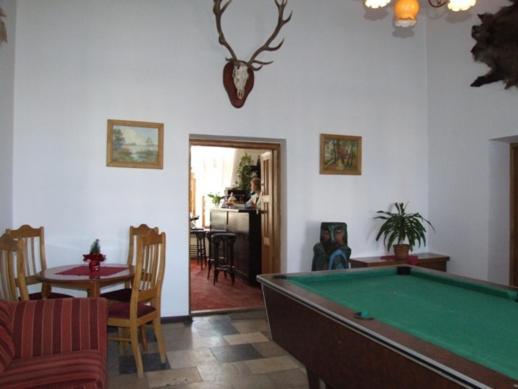 Hotel Zamek Karnity Milomlyn Exterior photo